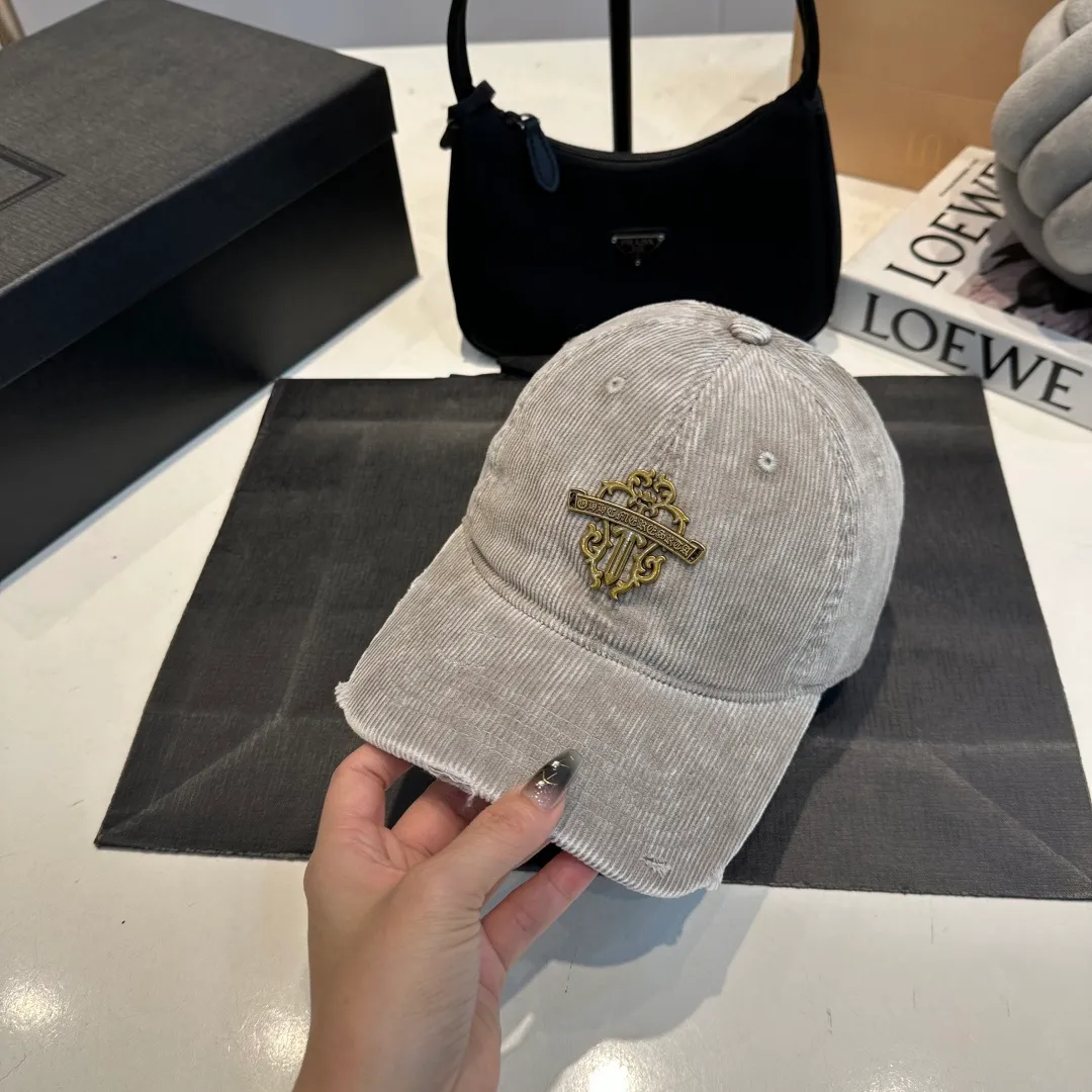 P50 Chrome Hearts 💓Early spring Korean style fashion retro distressed hole hat worn design versatile baseball cap peaked cap
